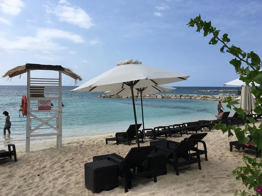 Beryls At Seawind On The Bay , Montego Bay , Jamaica Apartment